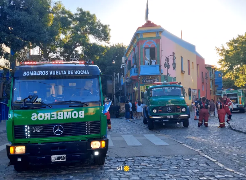 Autobomba M40 del cuerpo de Bomberos Voluntarios Vuelta de Rocha